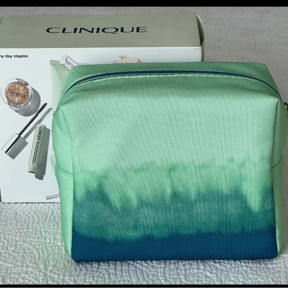 Clinique Sunny Day Skincare and Makeup Staples 5 pcs Full Size with Tote Bag. Va - Picture 7 of 9
